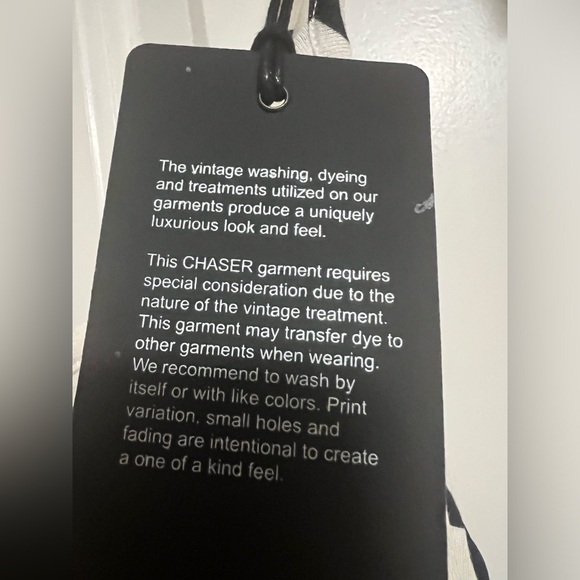 NWT Chaser Cool Flouncy Bounce Button Henley - M - Picture 3 of 5